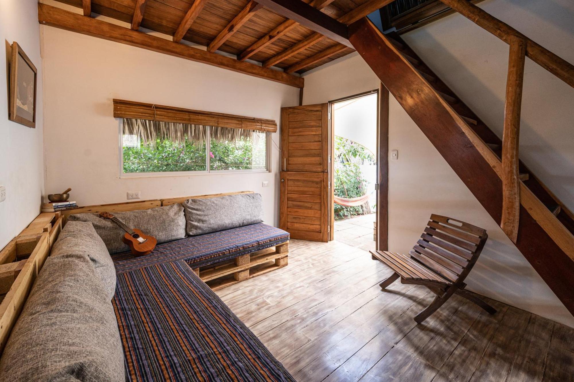 Guest house Twoten° Surf Popoyo